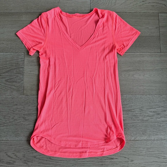 🦊 Lululemon Tee - Picture 1 of 5